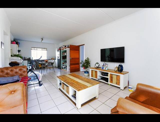2 BEDROOM APARTMENT FOR SALE IN DOUGLASDALE